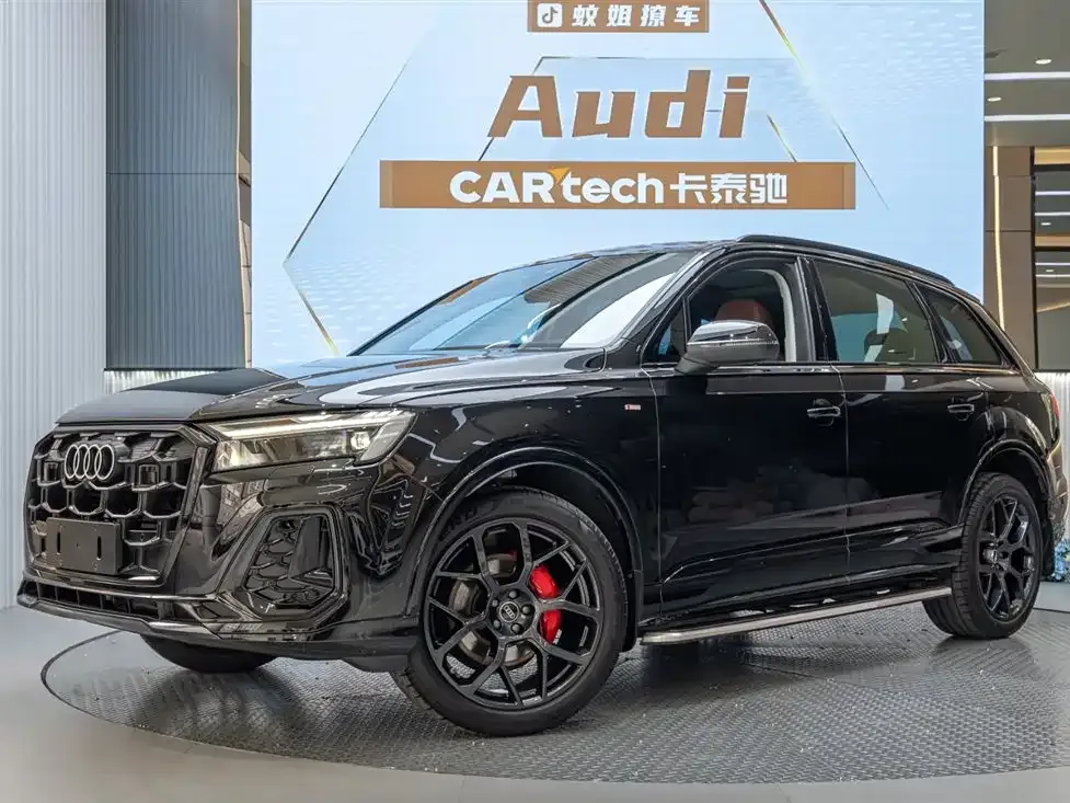 Audi Q7 2025 из CN, фото 1