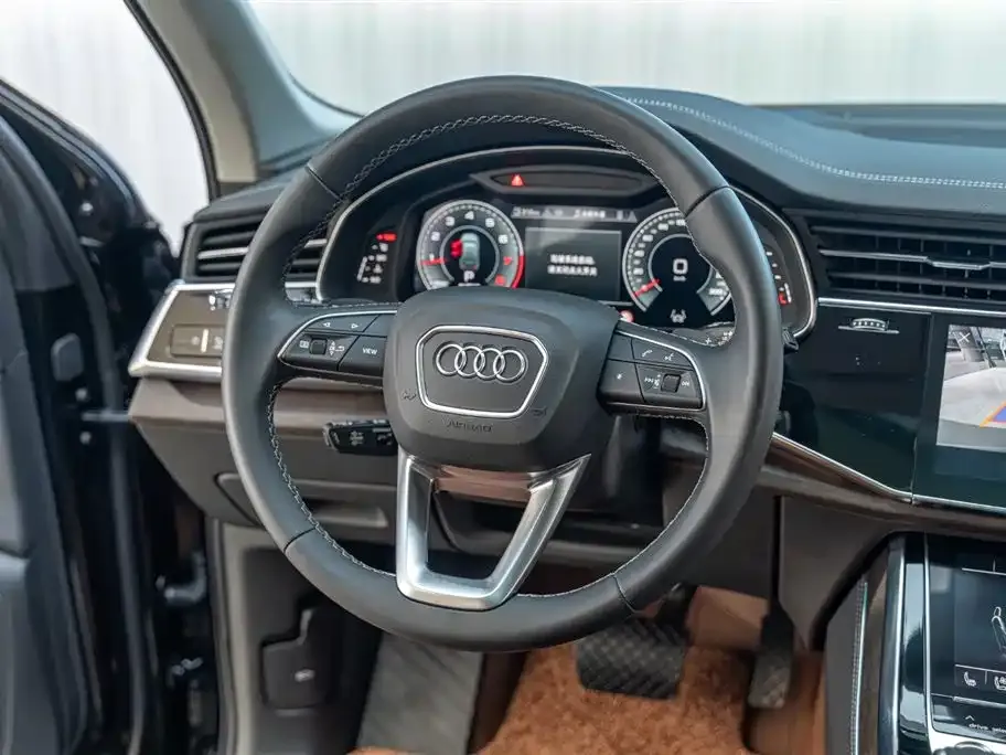 Audi Q7 2025 из CN, фото 2