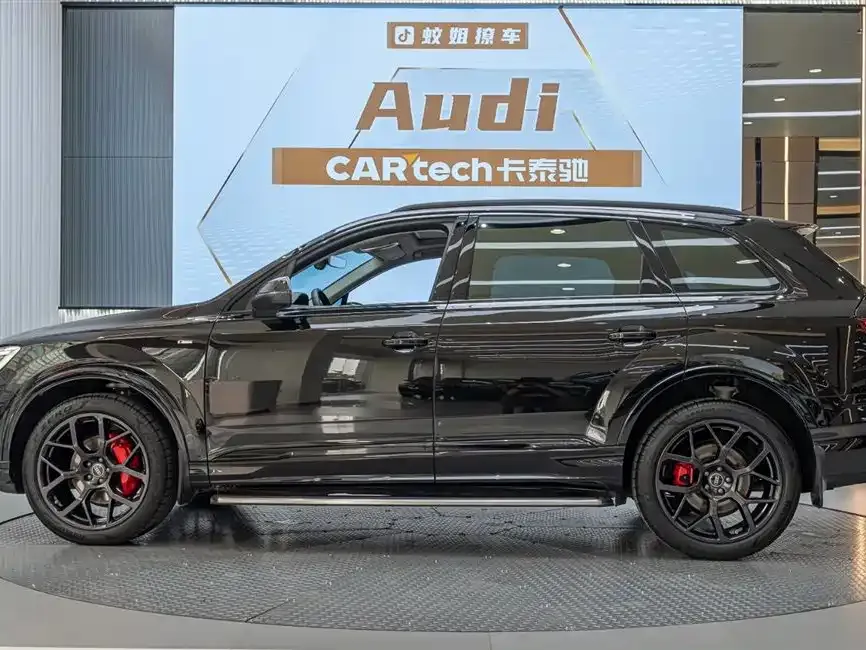 Audi Q7 2025 из CN, фото 9