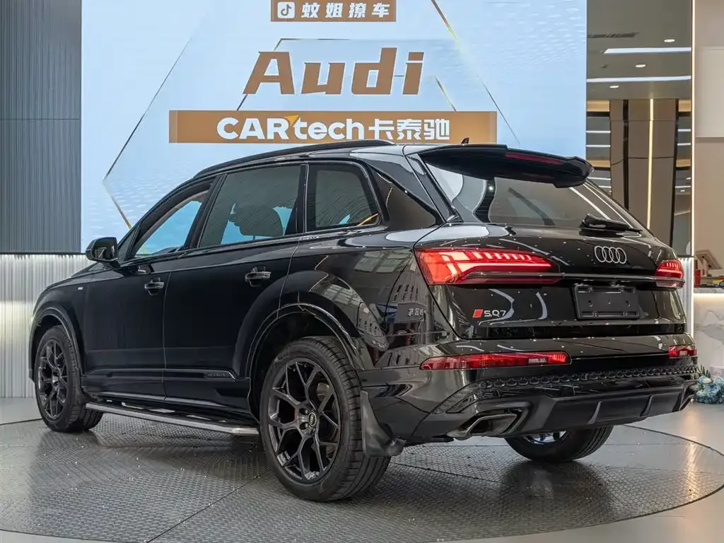 Audi Q7 2025 из CN, фото 4