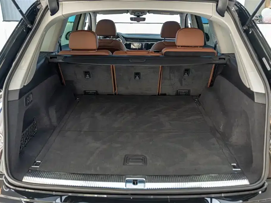 Audi Q7 2025 из CN, фото 3