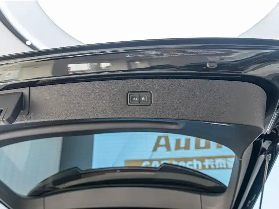 Audi Q7 2025 из CN, фото 5
