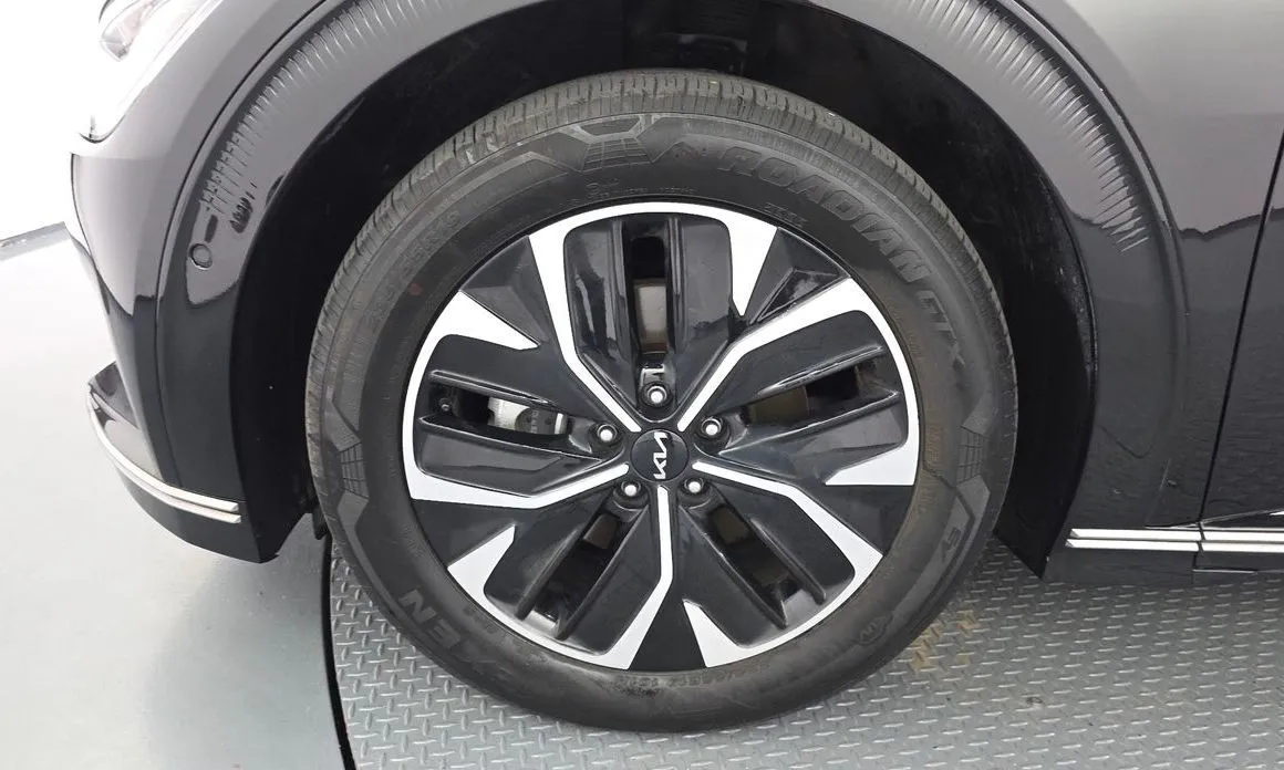 Kia EV6 2023 из KR, фото 8