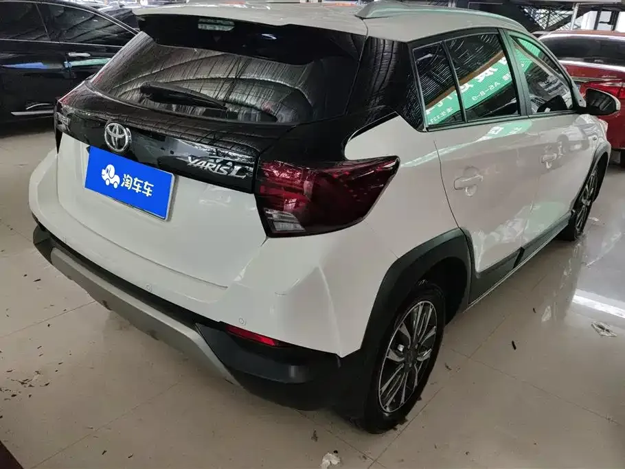 Toyota Yaris L — фото 7