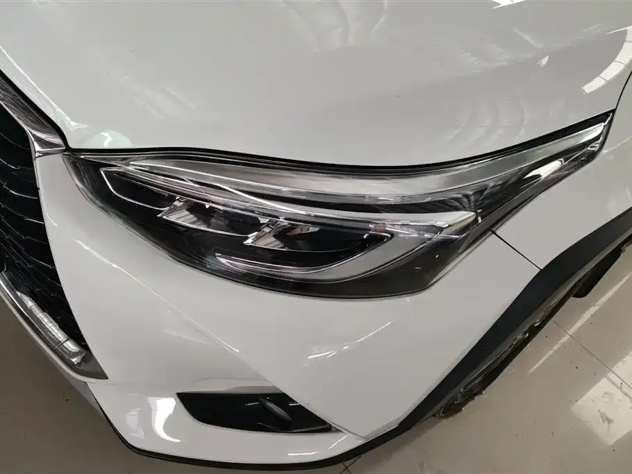 Toyota Yaris L — фото 2