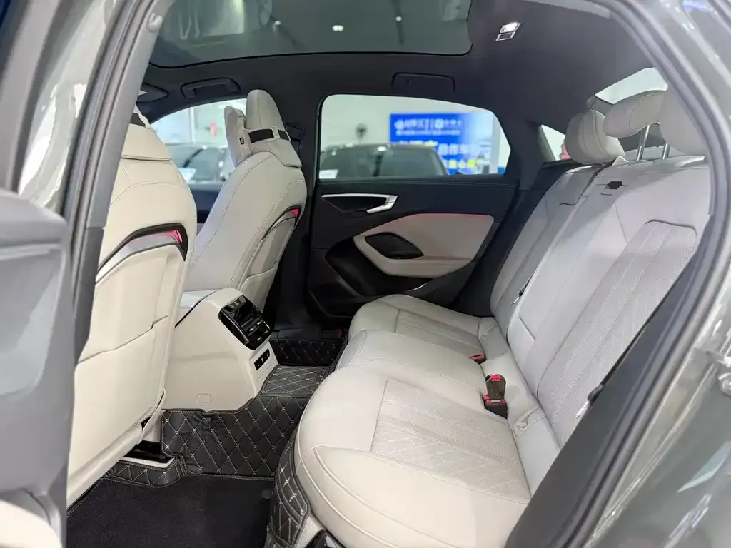 Audi A5L 2026 из CN, фото 5