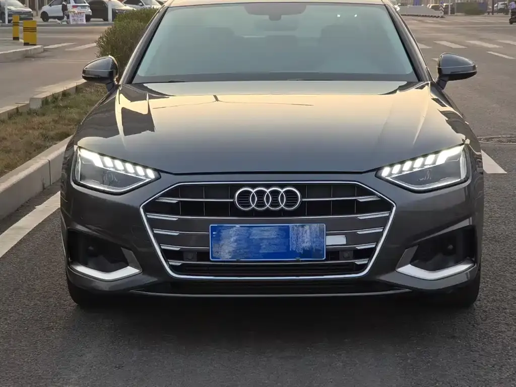 Audi A4L 2021 из CN, фото 4