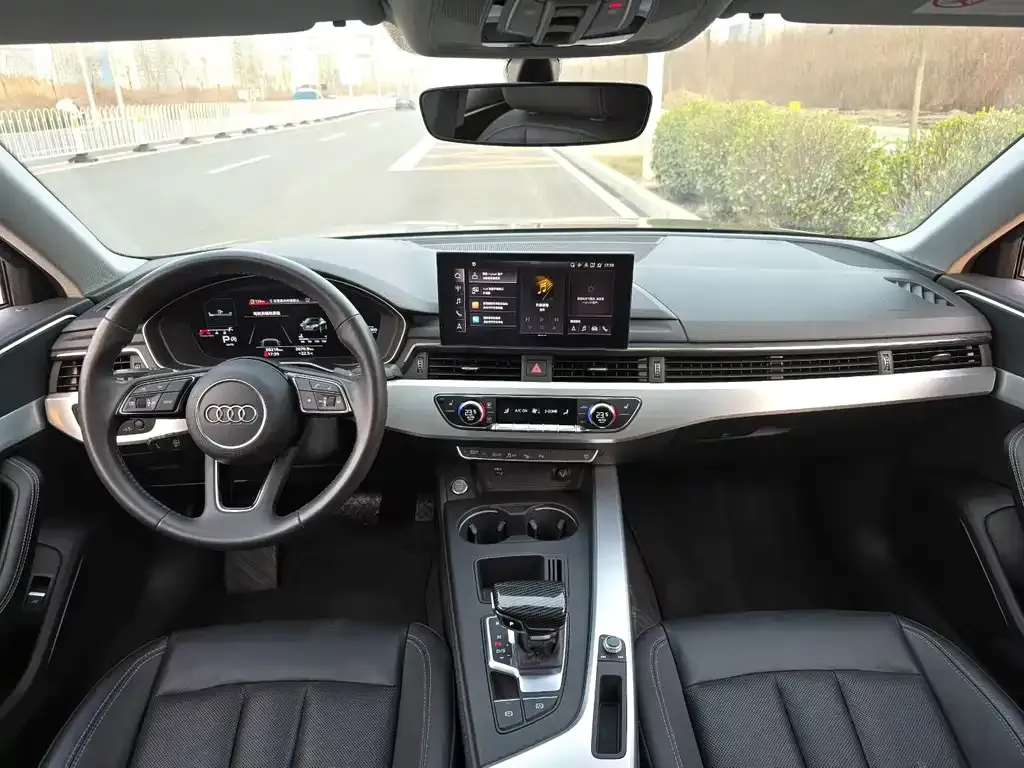 Audi A4L 2021 из CN, фото 9