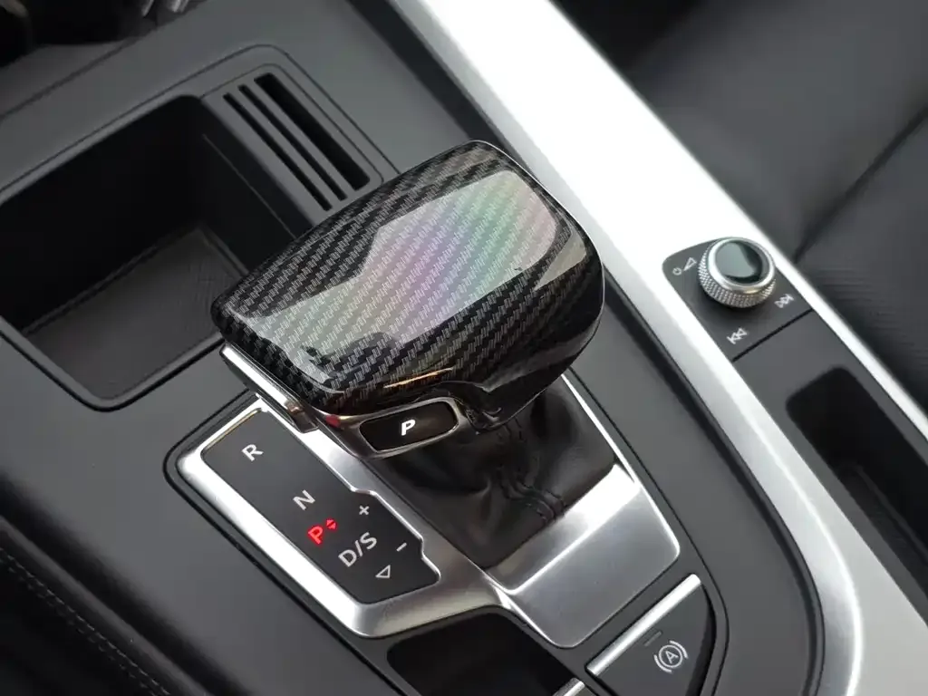 Audi A4L 2021 из CN, фото 8