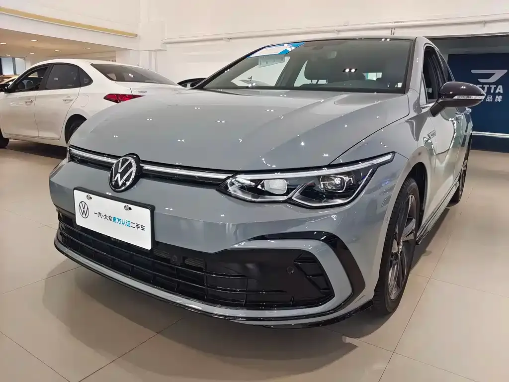 Volkswagen Golf 2023 из CN, фото 1