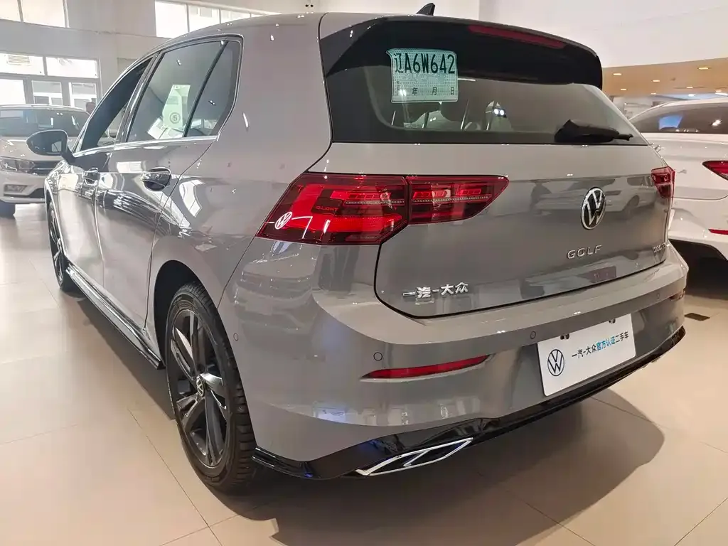 Volkswagen Golf 2023 из CN, фото 4