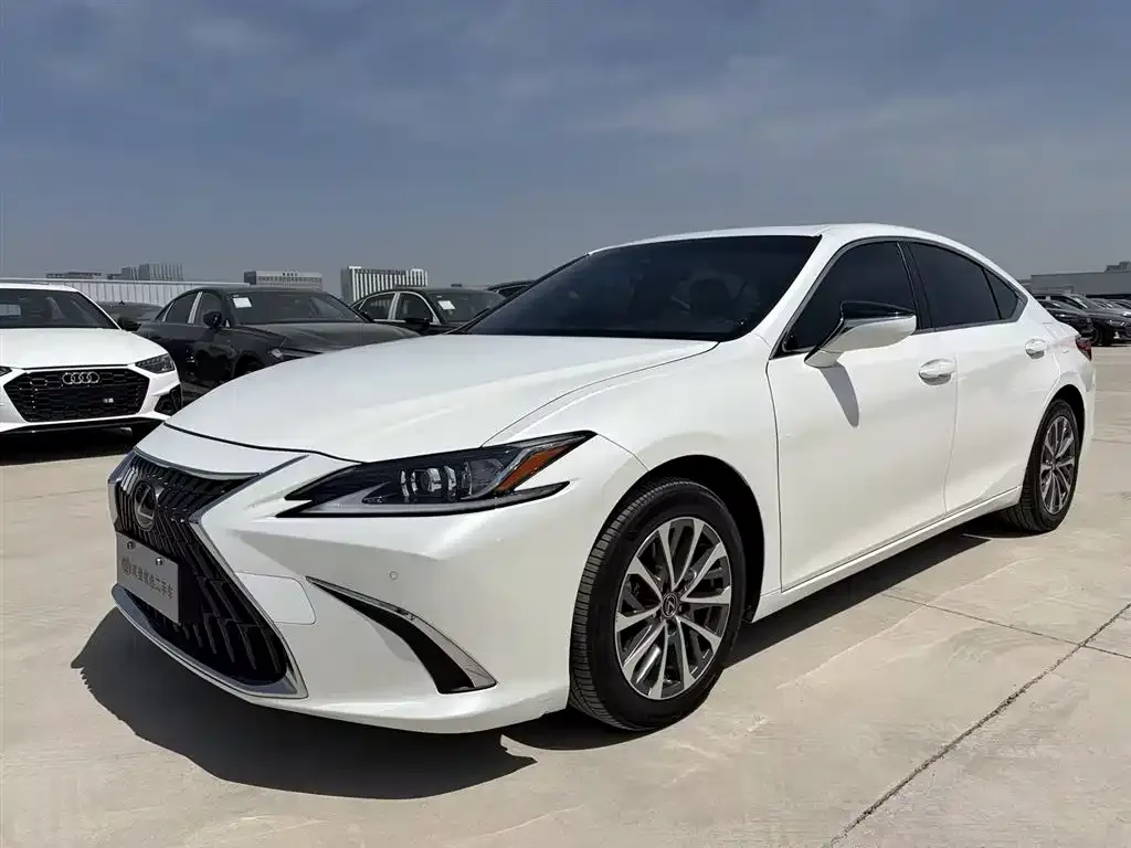 Lexus ES 2023 из CN, фото 1