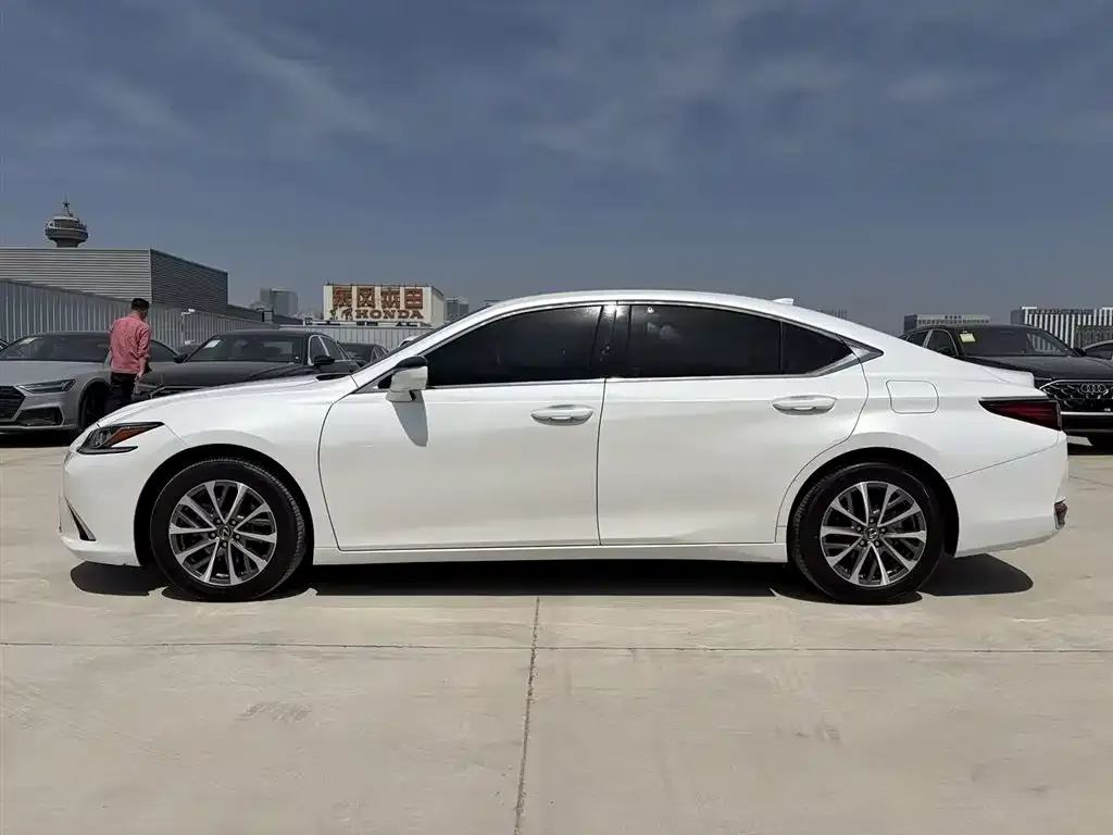 Lexus ES 2023 из CN, фото 6