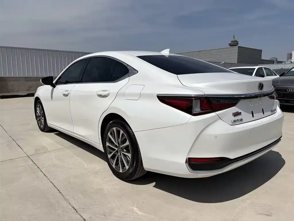 Lexus ES 2023 из CN, фото 4