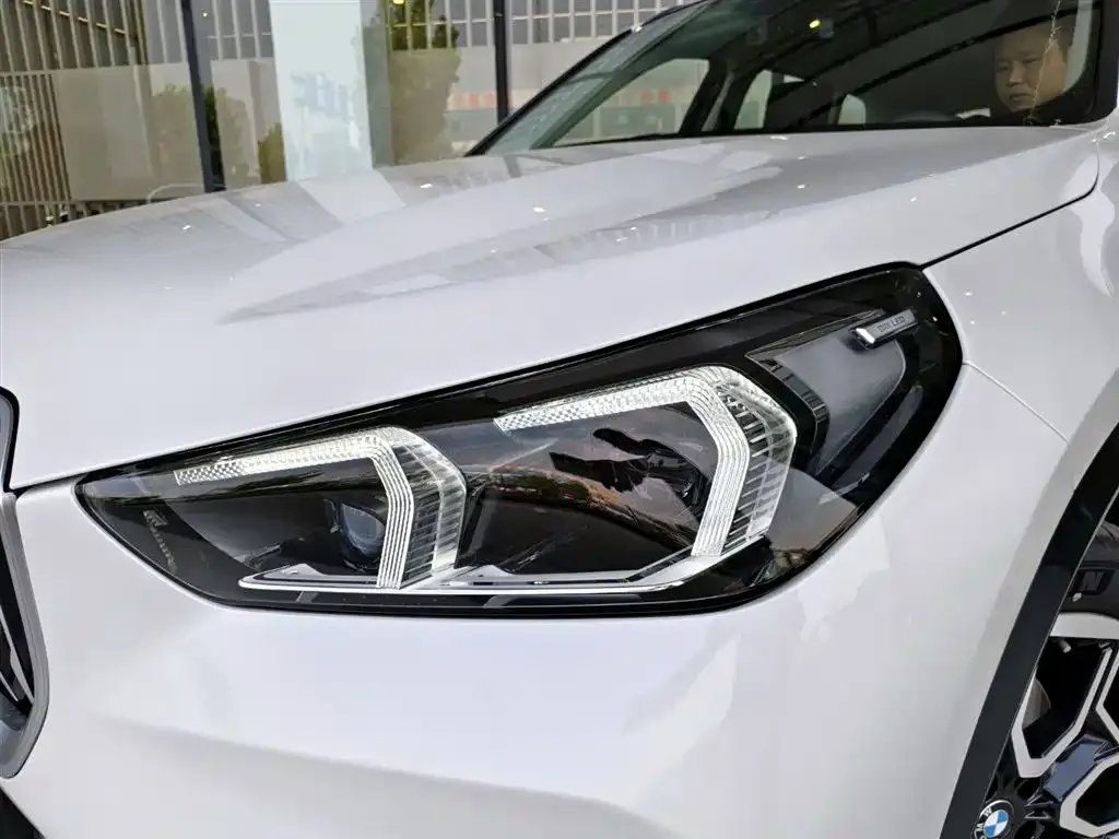 BMW X1 — фото 9