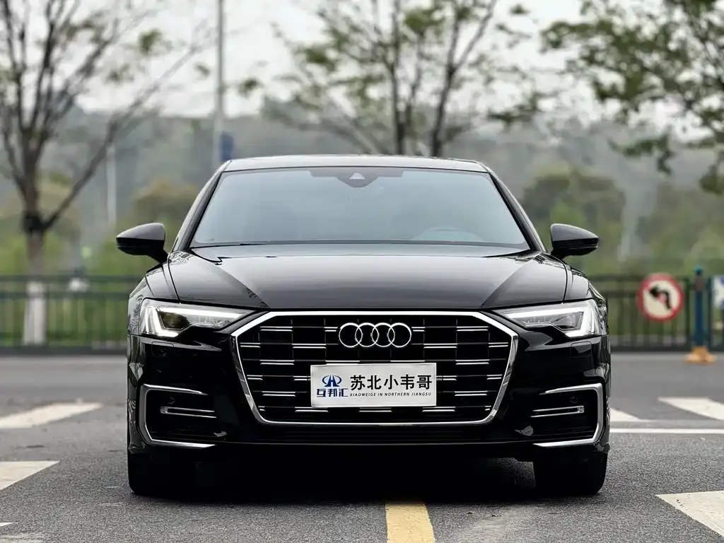 Audi A6L — фото 1