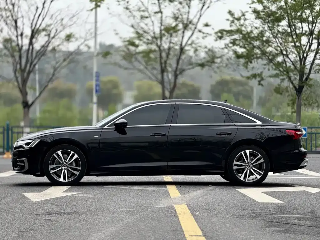 Audi A6L — фото 10
