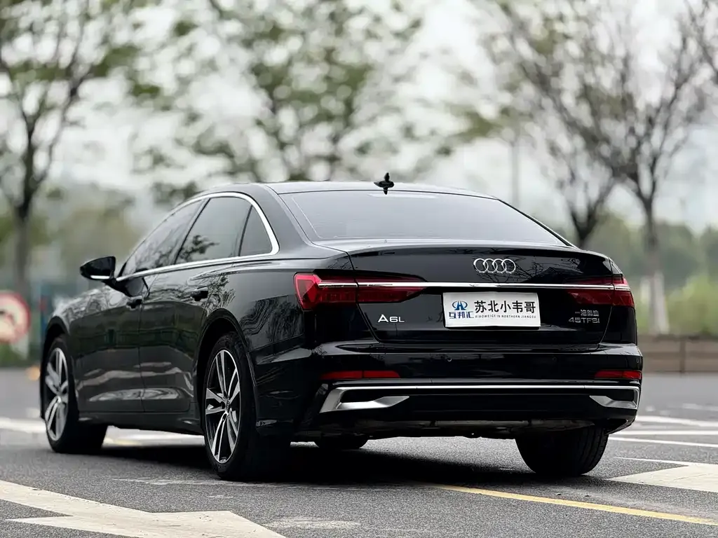 Audi A6L — фото 8