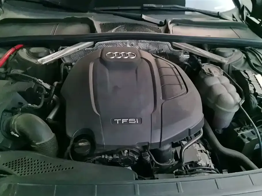 Audi A4L 2021 из CN, фото 4