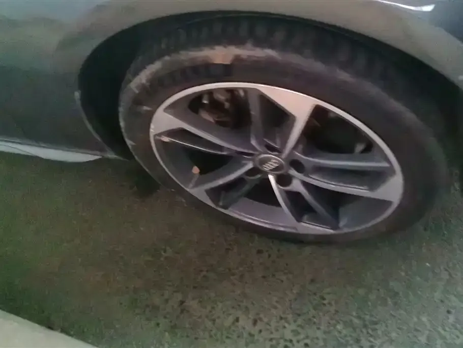 Audi A4L 2021 из CN, фото 3