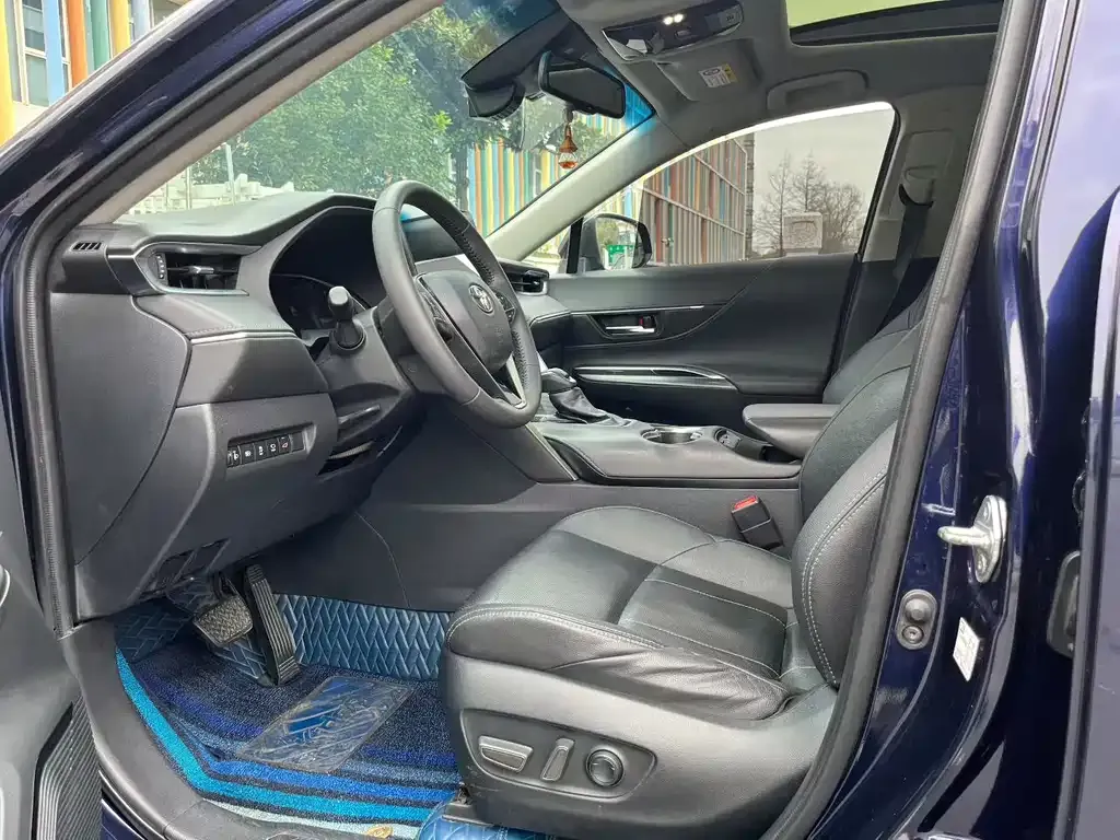 Toyota Harrier 2022 из CN, фото 2
