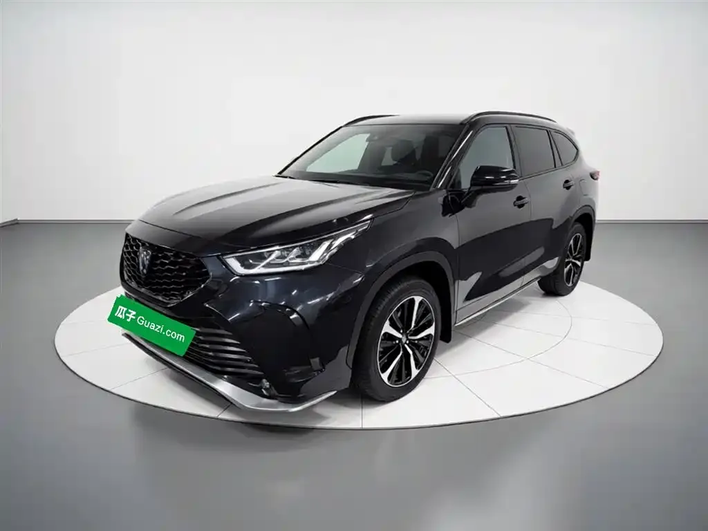 Toyota Crown Kluger 2022 из CN, фото 1