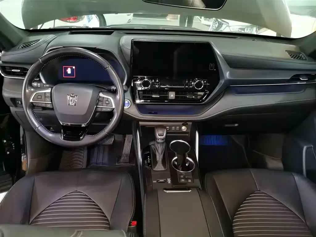 Toyota Crown Kluger 2022 из CN, фото 9