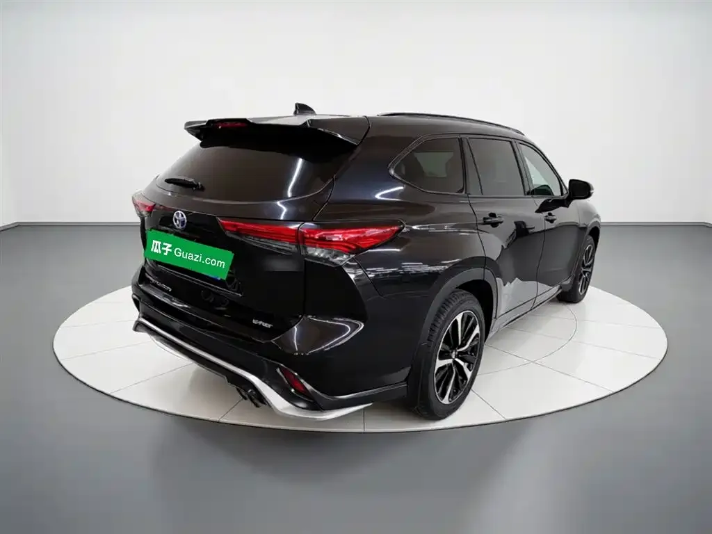 Toyota Crown Kluger 2022 из CN, фото 7