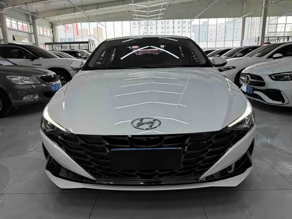 Hyundai Elantra 2023 из CN, фото 10