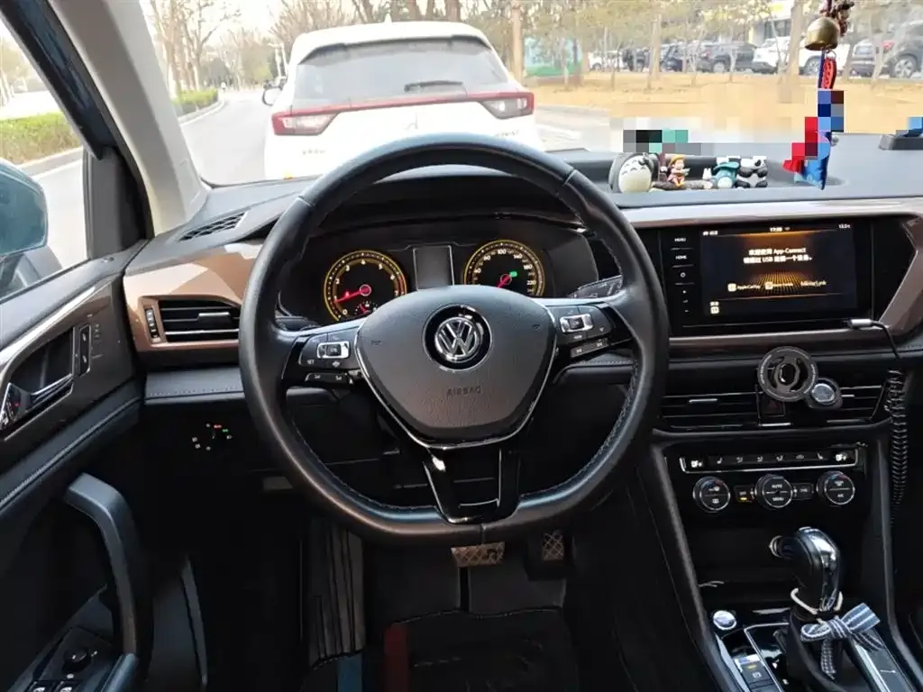 Volkswagen Tharu — фото 6