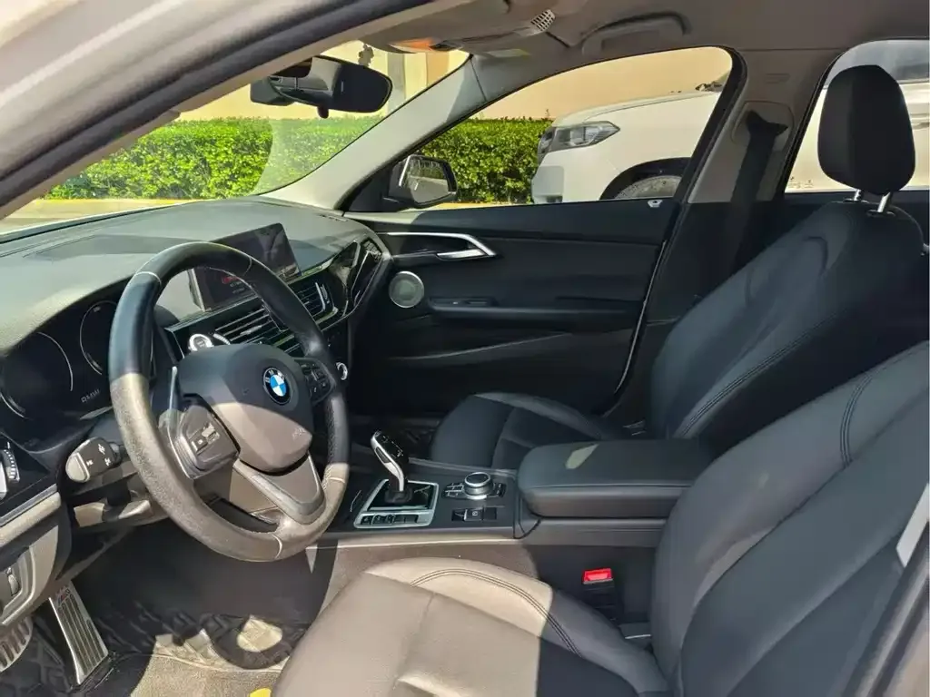 BMW 1 Series 2021 из CN, фото 3