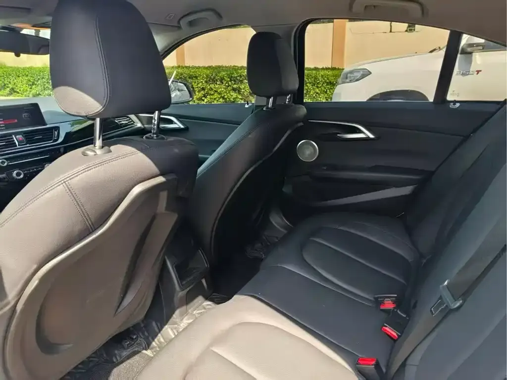 BMW 1 Series 2021 из CN, фото 5