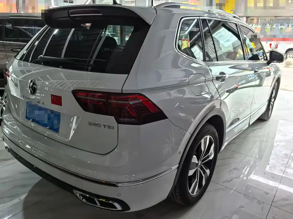 Volkswagen Tiguan L — фото 6