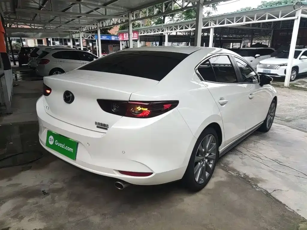 Mazda 3 Axela — фото 10