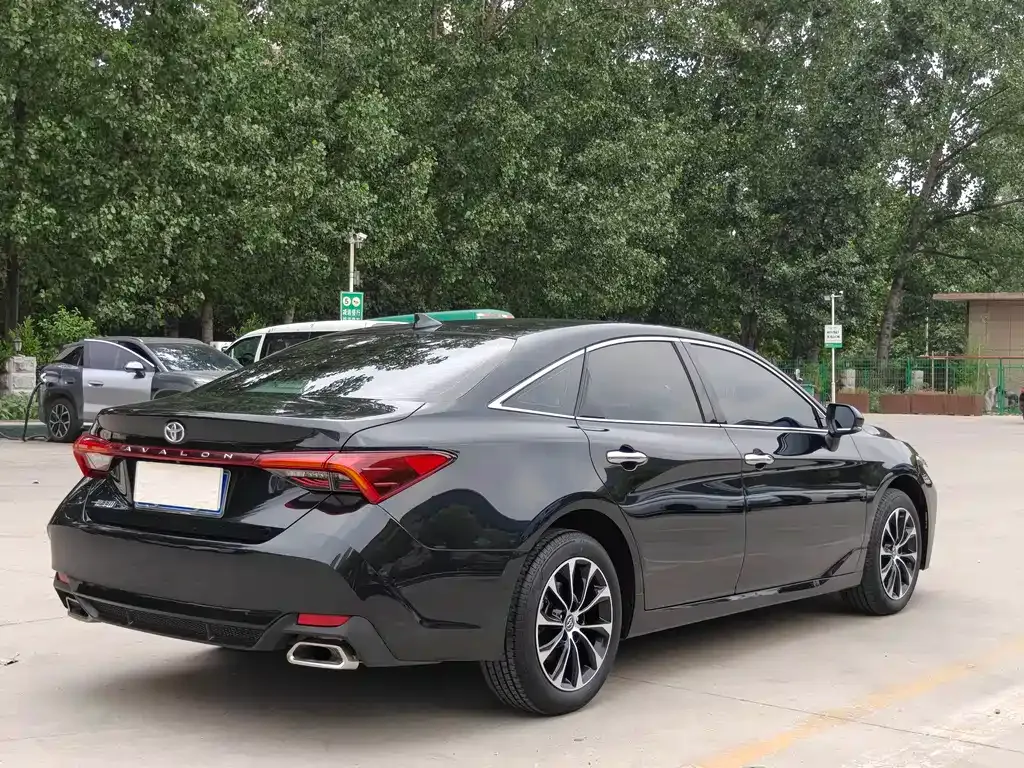 Toyota Avalon — фото 10