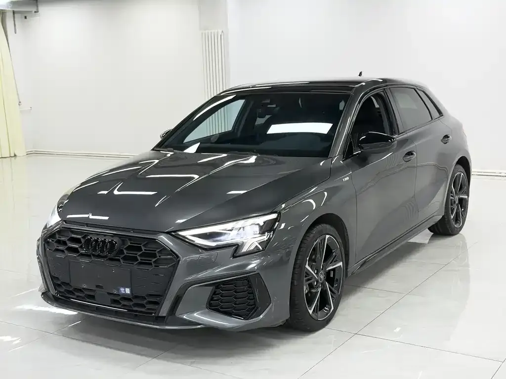 Audi A3 2023 из CN, фото 1