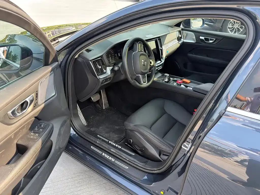 Volvo V60 2022 из CN, фото 9