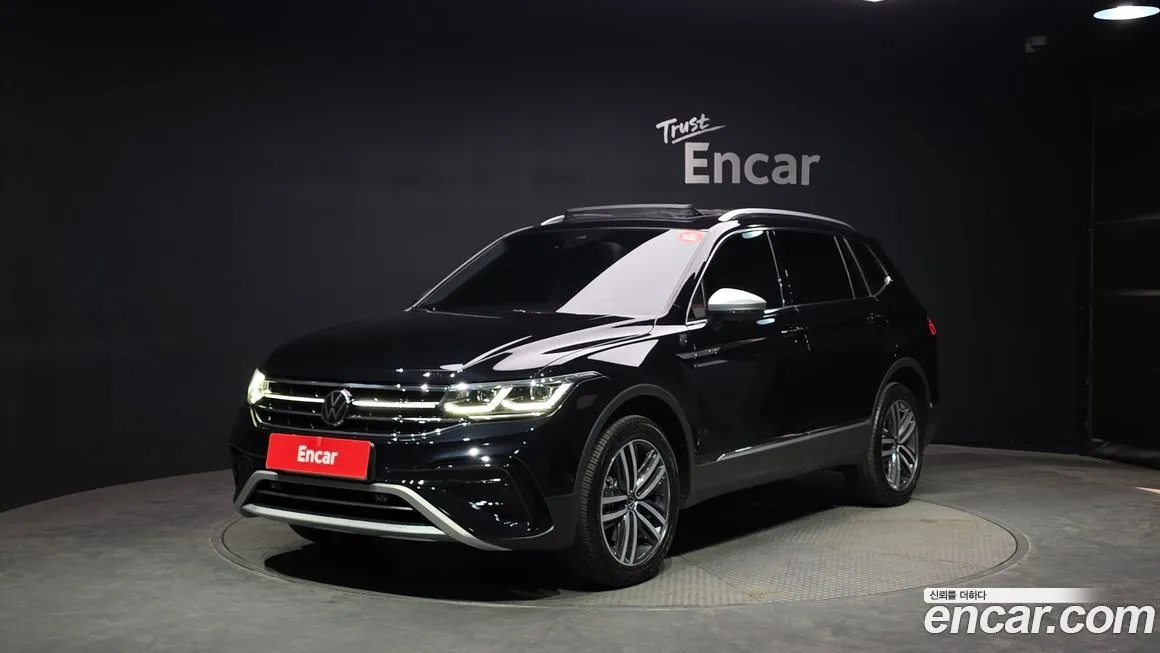 Volkswagen Tiguan — фото 1