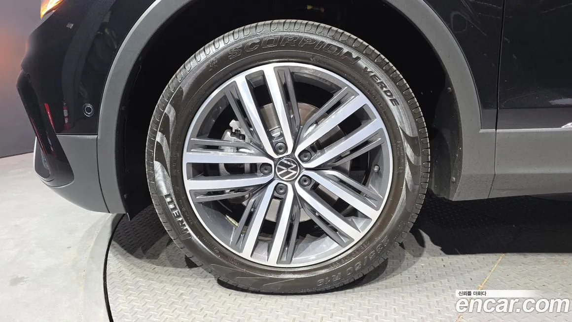 Volkswagen Tiguan — фото 4
