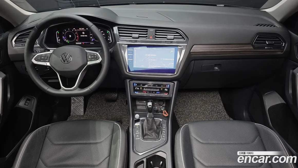 Volkswagen Tiguan — фото 10