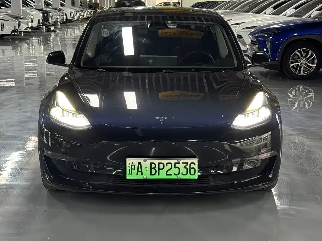 Tesla Model 3 — фото 10