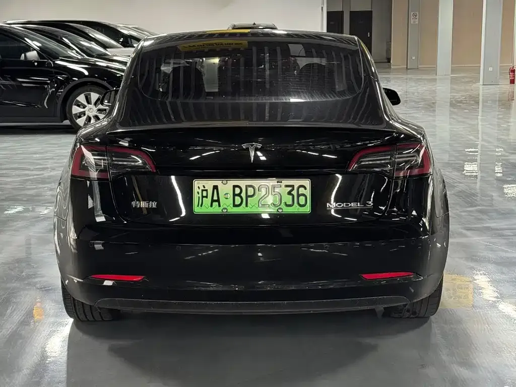 Tesla Model 3 — фото 5