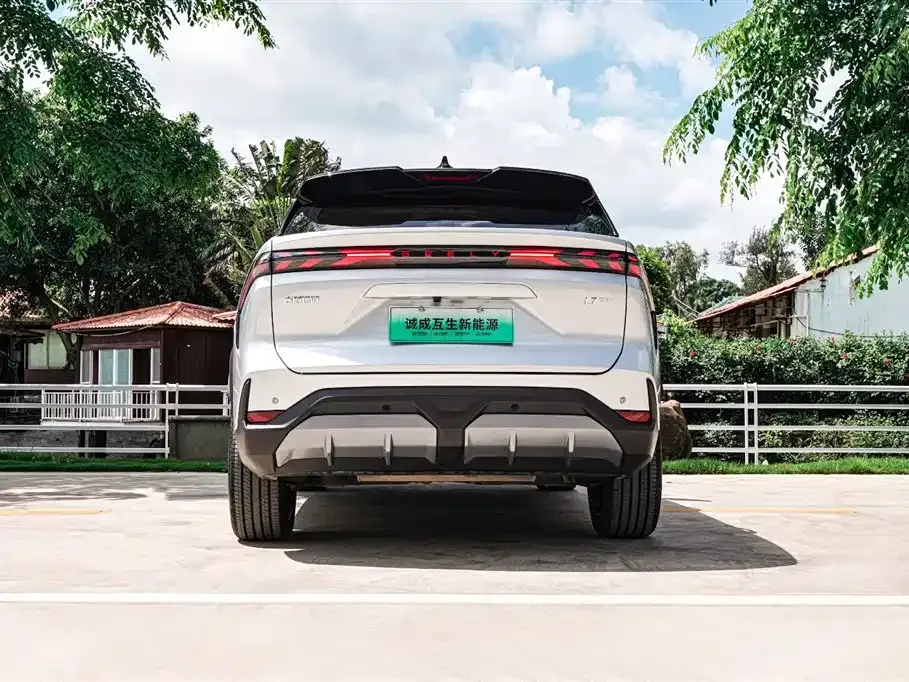 Geely Galaxy L7 — фото 6