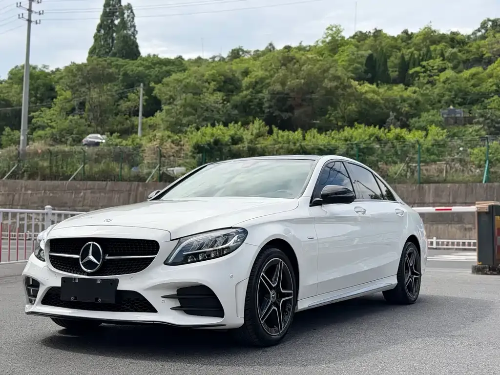 Mercedes-Benz C-Class — фото 1