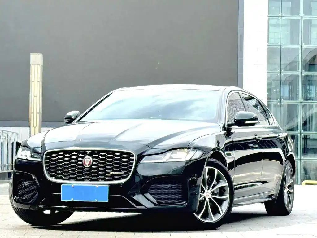 Jaguar XFL — фото 1