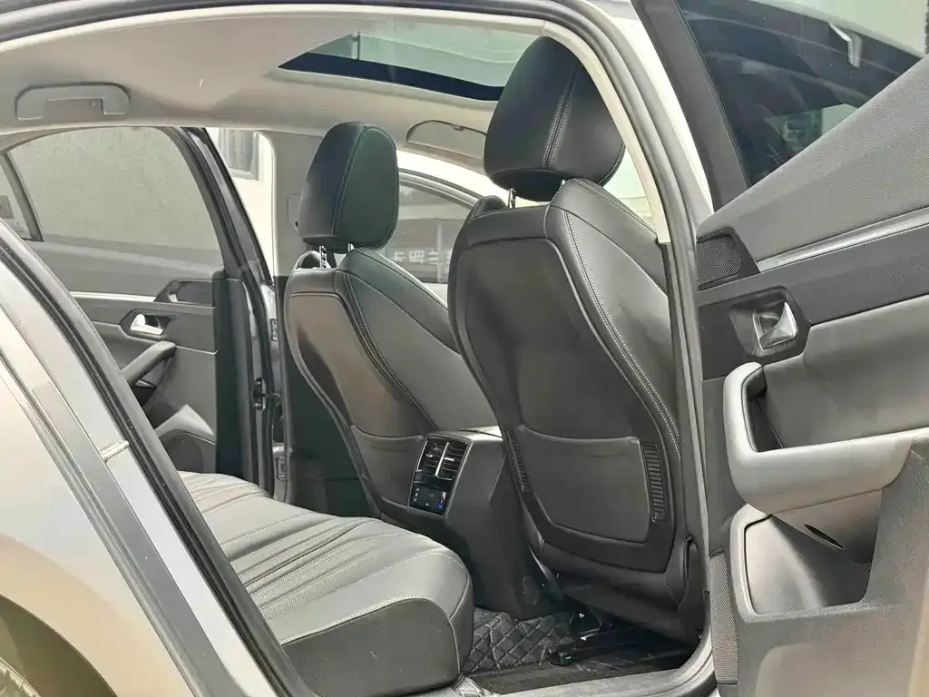 Peugeot 508 2025 из CN, фото 2