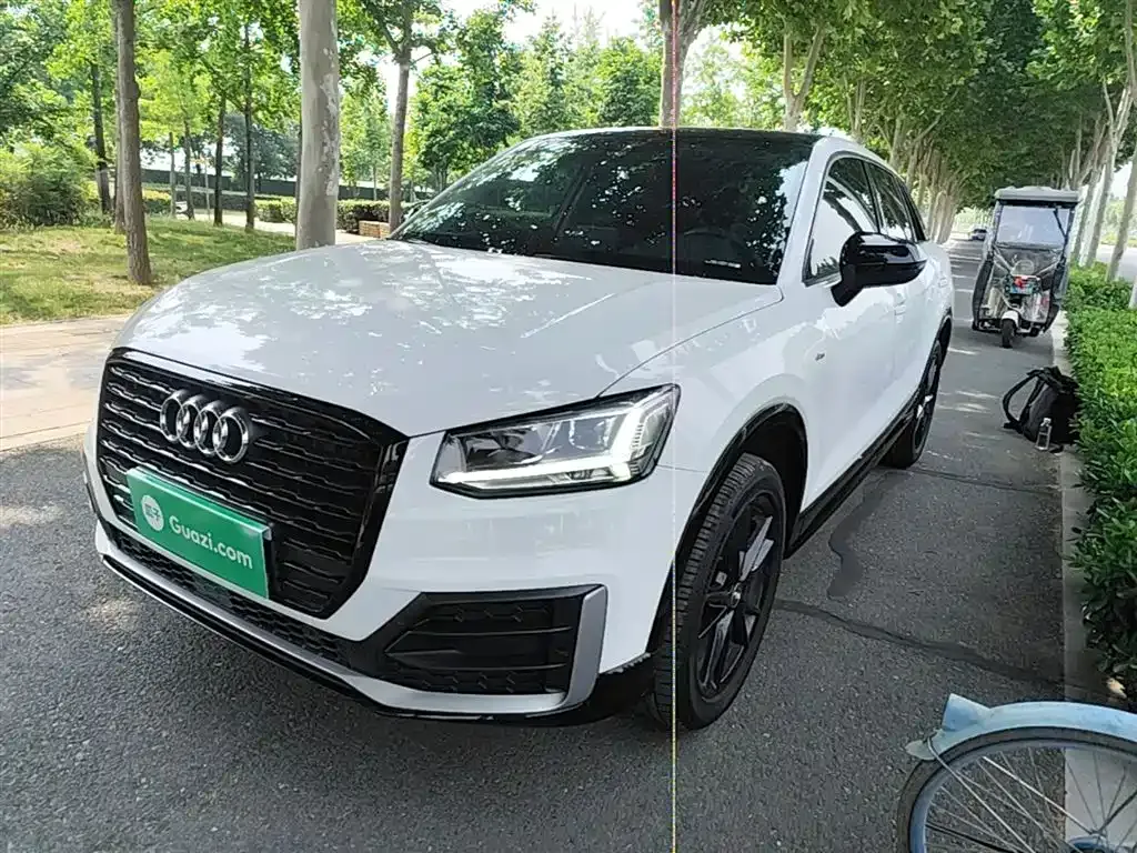 Audi Q2L — фото 1