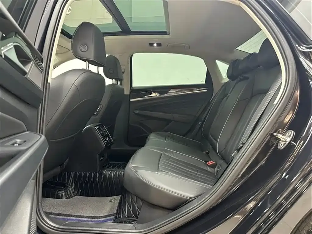 Volkswagen Passat — фото 6