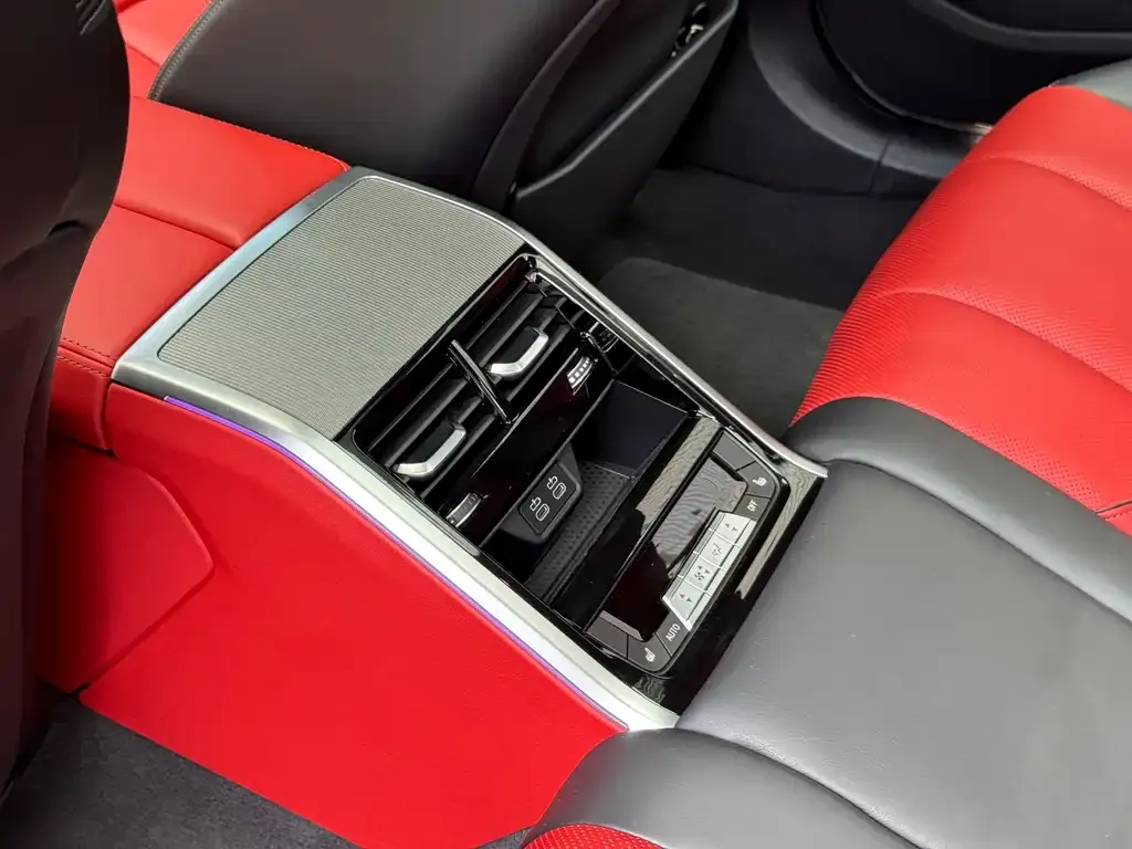 BMW 8 Series 2021 из CN, фото 3