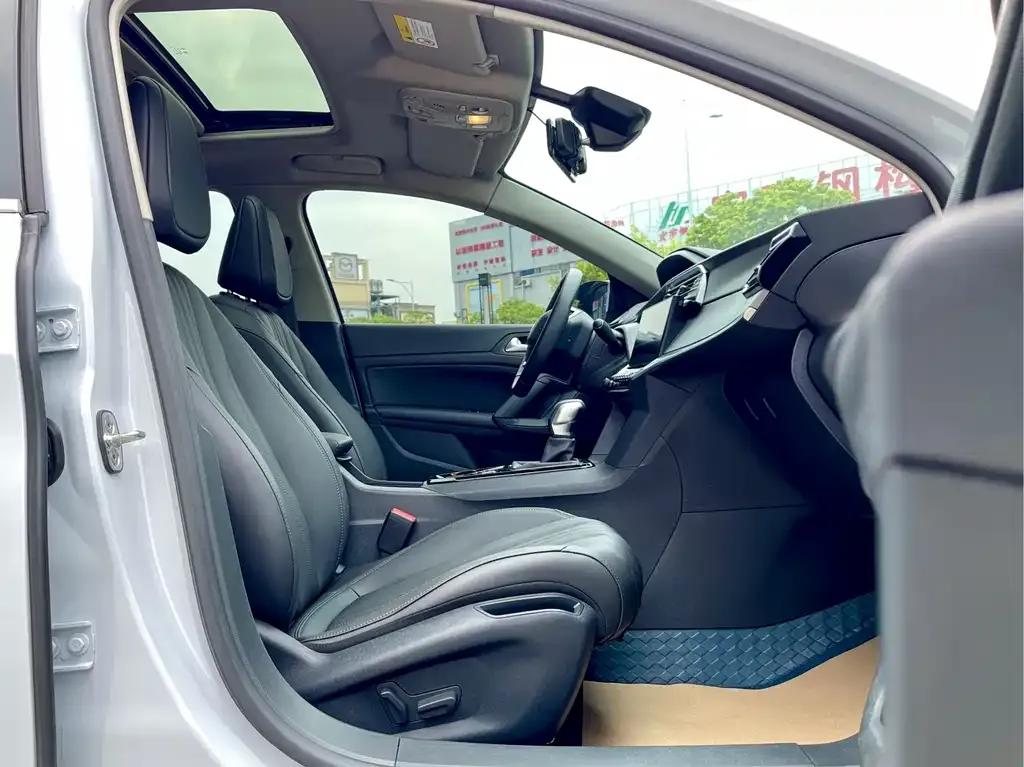 Peugeot 408 2024 из CN, фото 5